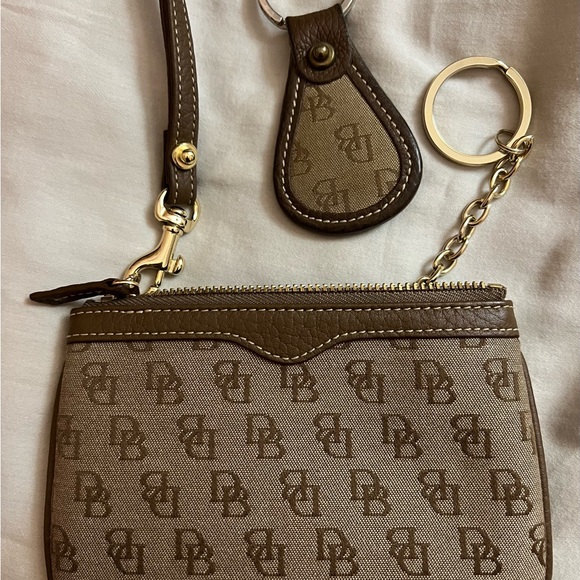 NIB Dooney and Bourke set, brown leather + canvas keychain and wristlet. Logo - Picture 6 of 9
